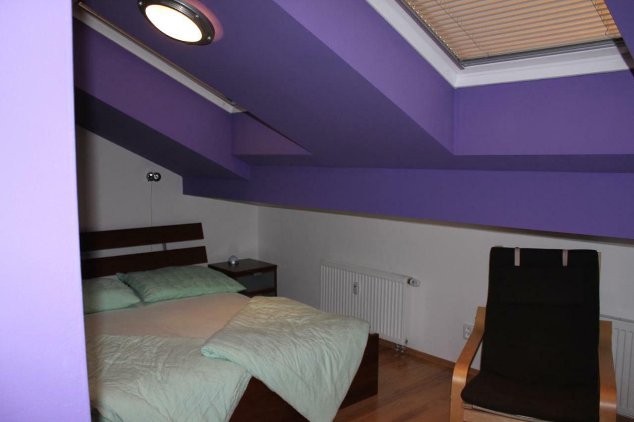 Apartamento Sunny Two-story Kyje