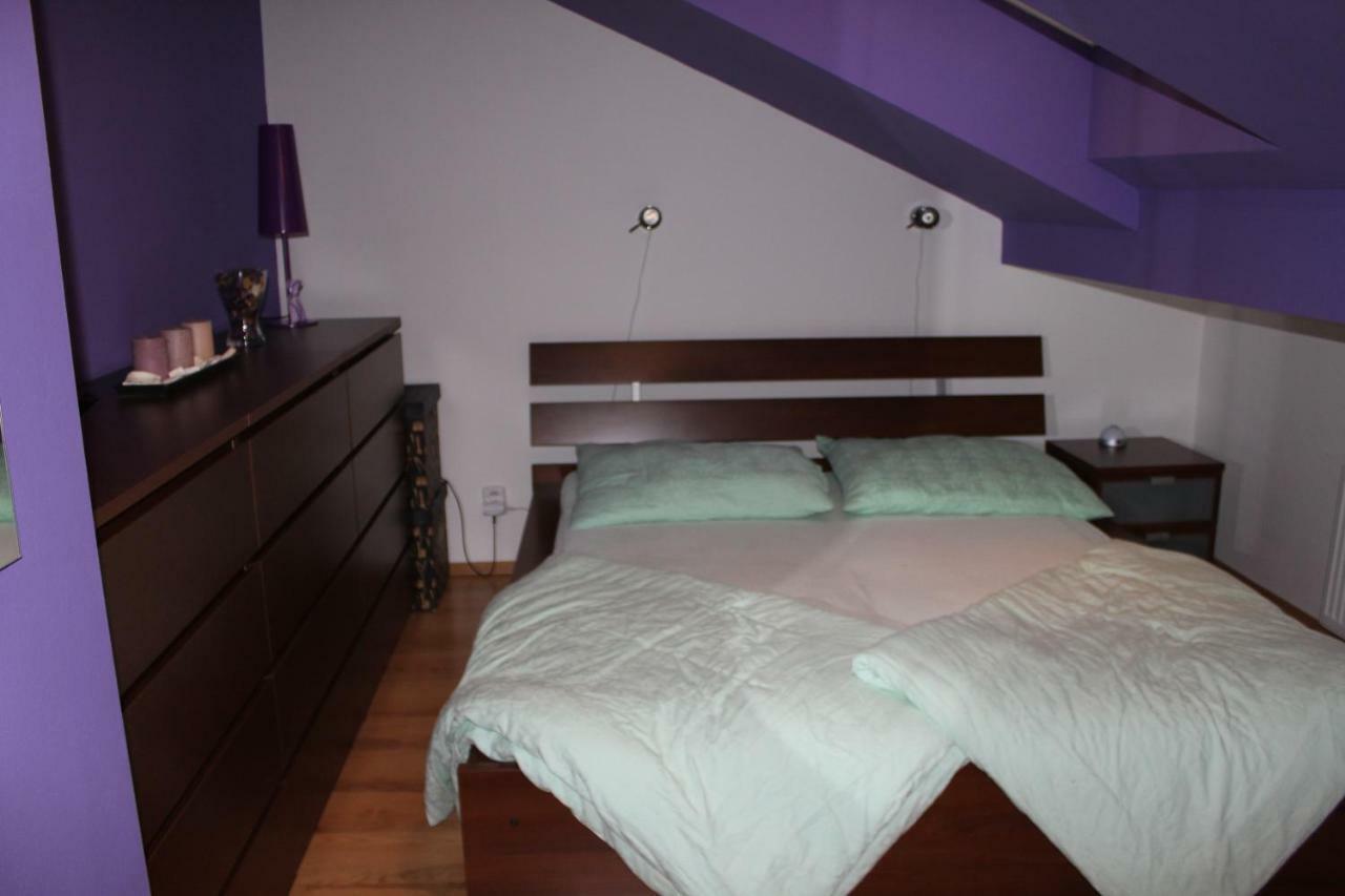 Sunny Two-story Kyje Apartamento